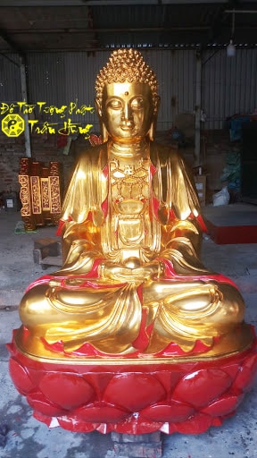 Tượng Phật A Di Đà bằng gỗ
