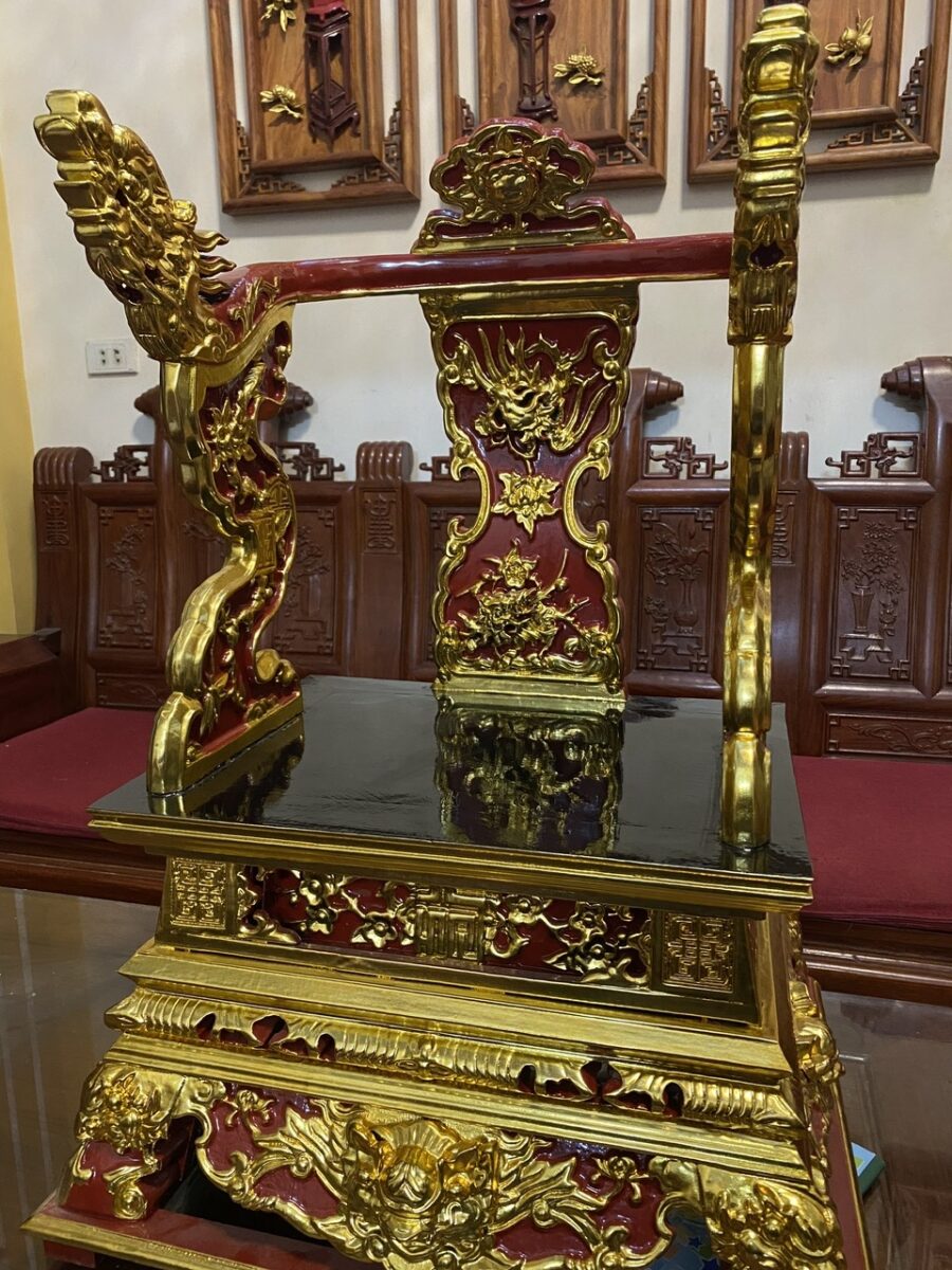 Ỷ thờ bằng gỗ tại Xưởng Sởn Đồng