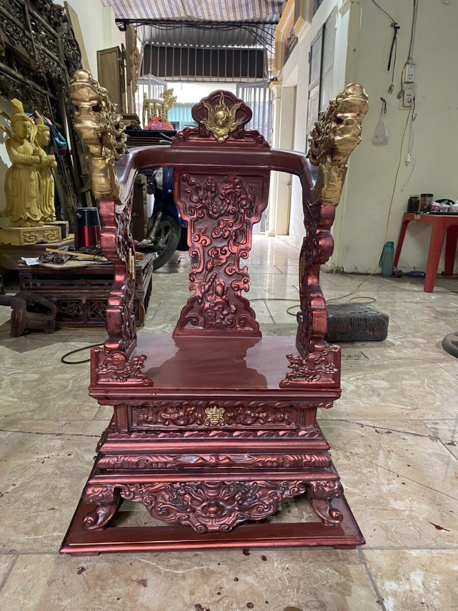 Ỷ thờ sơn giả cổ màu nâu đậm