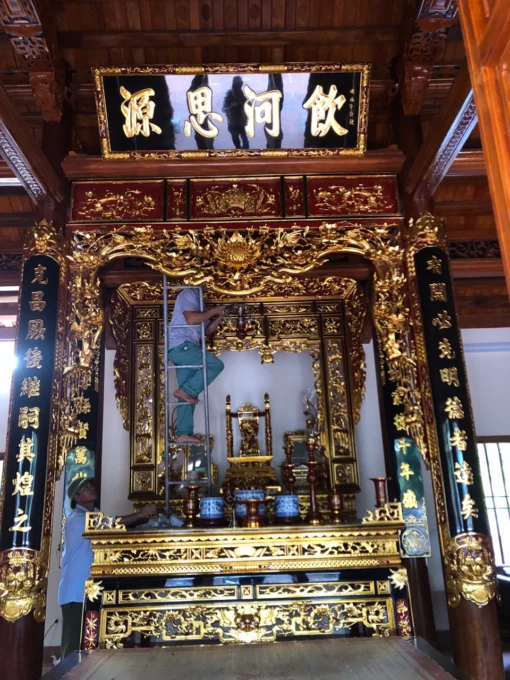 HOÀNH PHI CÂU ĐỐI THỜ GIA TIÊN