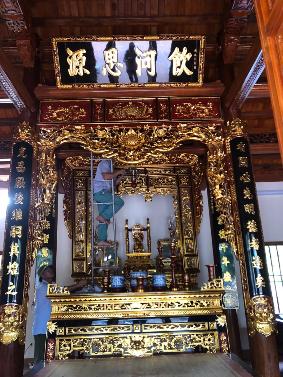 HOÀNH PHI CÂU ĐỐI THỜ GIA TIÊN