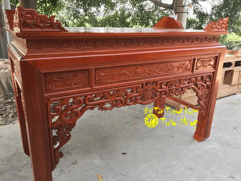Bàn thờ gỗ hương có tốt không? 4 bàn thờ gỗ hương có tốt không - 3