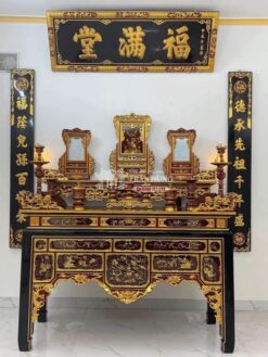 Một gian thờ tiếu chuẩn với Bàn thờ ô xa