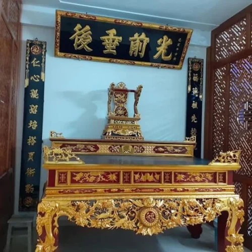 bàn thờ tam cấp