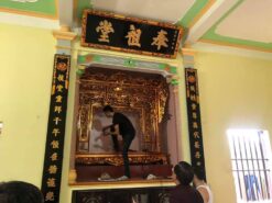 Alternative view of Hoành phi thờ gia tiên thếp vàng thật