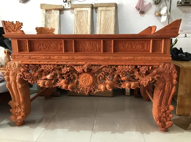 Dùng bàn thờ cũ được không, những điều cần lưu ý 3 xử lý bàn thờ cũ