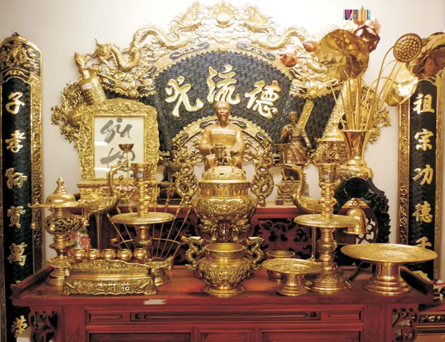 Cách lắp cuốn thư câu đối đẹp chuẩn phong thủy 2 ý nghĩa cuốn thư câu đối trên bàn thờ