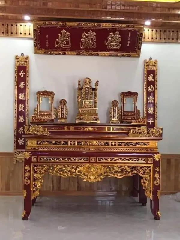 Cách hóa giải bàn thờ đặt cạnh hoặc đối diện nhà vệ sinh 4 bàn thờ án gian son đỏ
