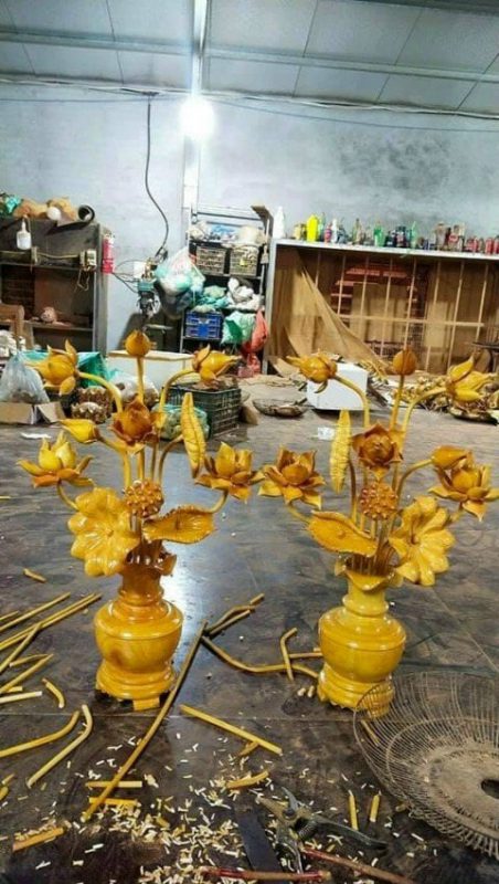 ?Hoa sen gỗ phòng khách, phòng thờ gia tiên, ban thờ phật?