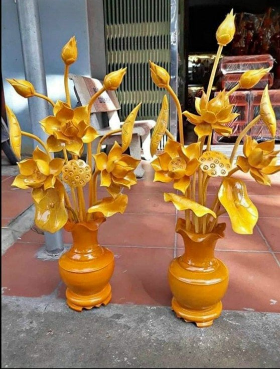 ?Hoa sen gỗ phòng khách, phòng thờ gia tiên, ban thờ phật?