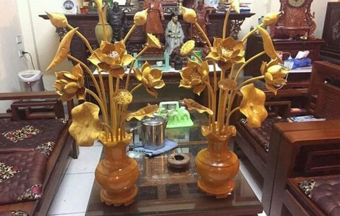 ?Hoa sen gỗ phòng khách, phòng thờ gia tiên, ban thờ phật?