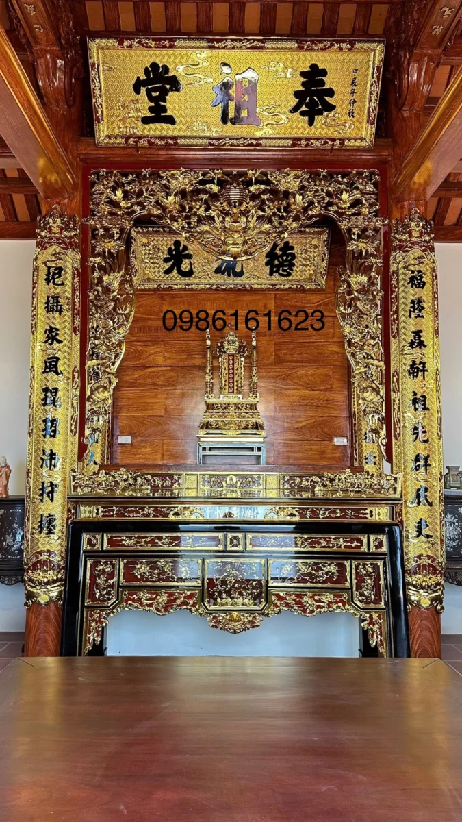Mẫu bàn thờ ô xa đẹp 2025: Chọn thế nào cho hợp không gian và chuẩn tâm linh? 2 Bộ cửa võng nhà thờ