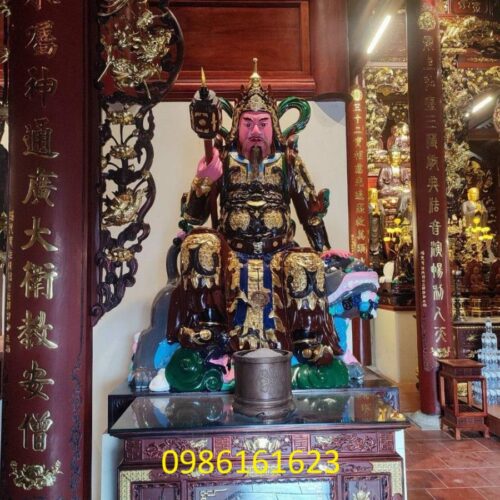 Tượng Hộ Pháp gỗ mít