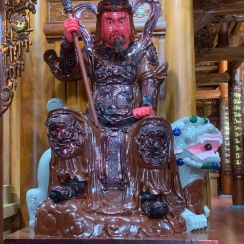 Xưởng làm tượng Hộ Pháp gỗ mít