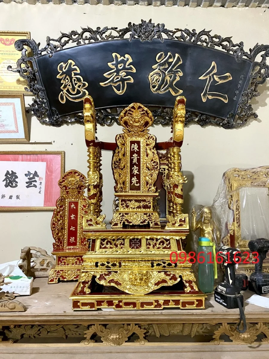 Ngai thờ và bài vị 