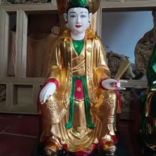 Tượng Tứ Phủ Chầu Bà 20 Chi tiết hoa văn trên tượng Chầu Bà – chạm khắc tinh xảo, chuẩn văn hóa Đạo Mẫu