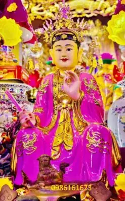 Tượng Cô Chín gỗ mít