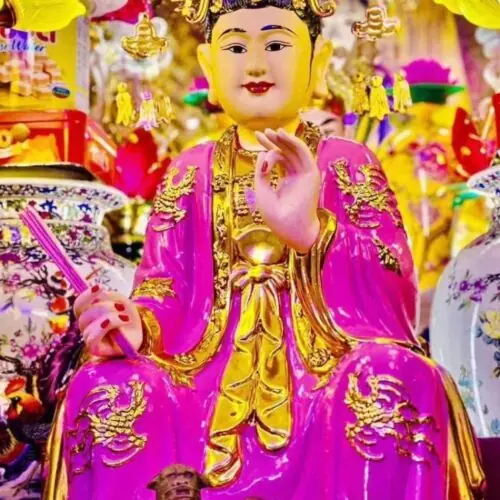 Tượng Cô Chín bằng gỗ – Tượng thờ linh thiêng cho người có căn đồng số lính 13 Tượng Cô Chín gỗ mít