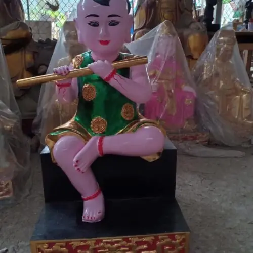 Tượng cậu thổi sáo