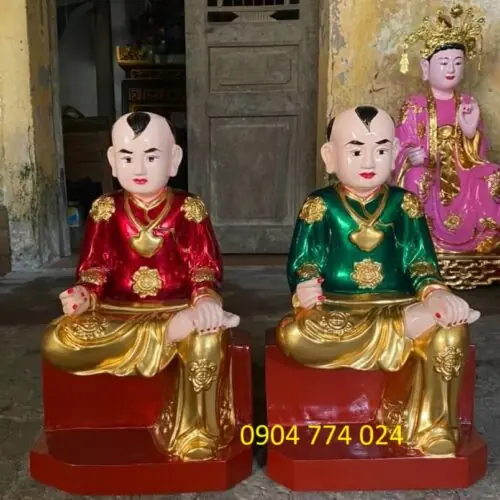 Tượng cậu áo xanh, tượng cậu áo đỏ