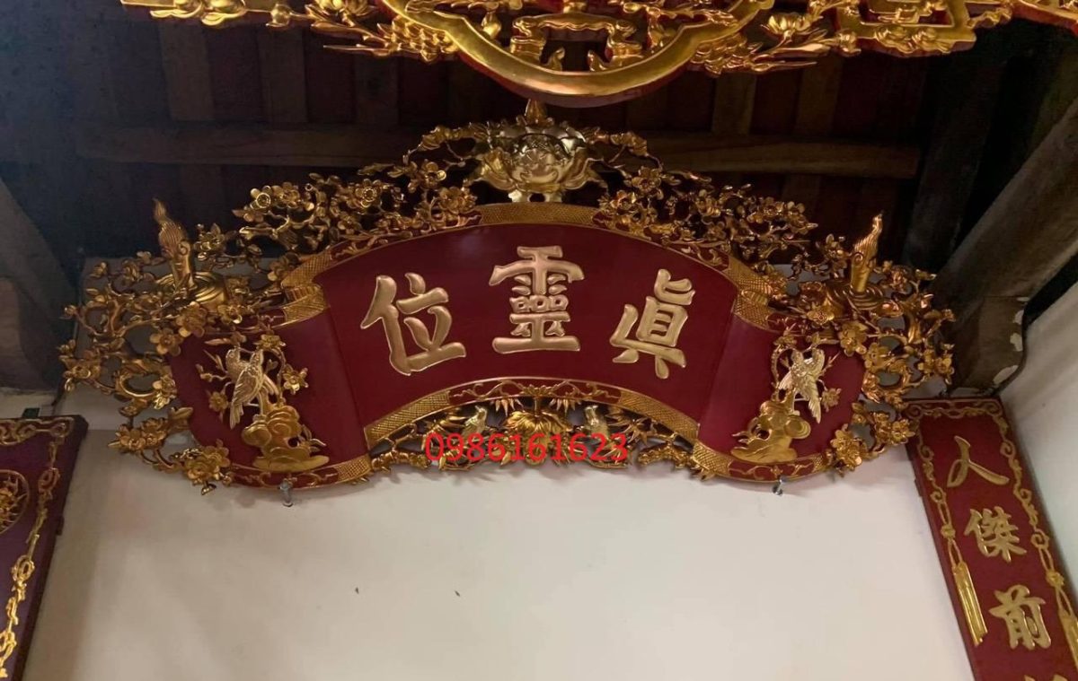 cuốn thư câu đối bằng gỗ dổi