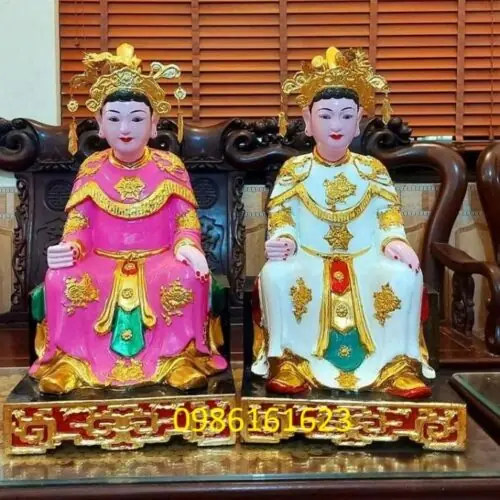 tượng Cô Bơ, cô chín