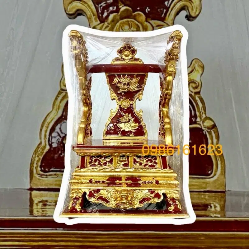 Ỷ thờ là gì? Ý nghĩa và cách phân biệt với ngai thờ trong thờ cúng gia tiên 4 Ỷ thờ gỗ mít