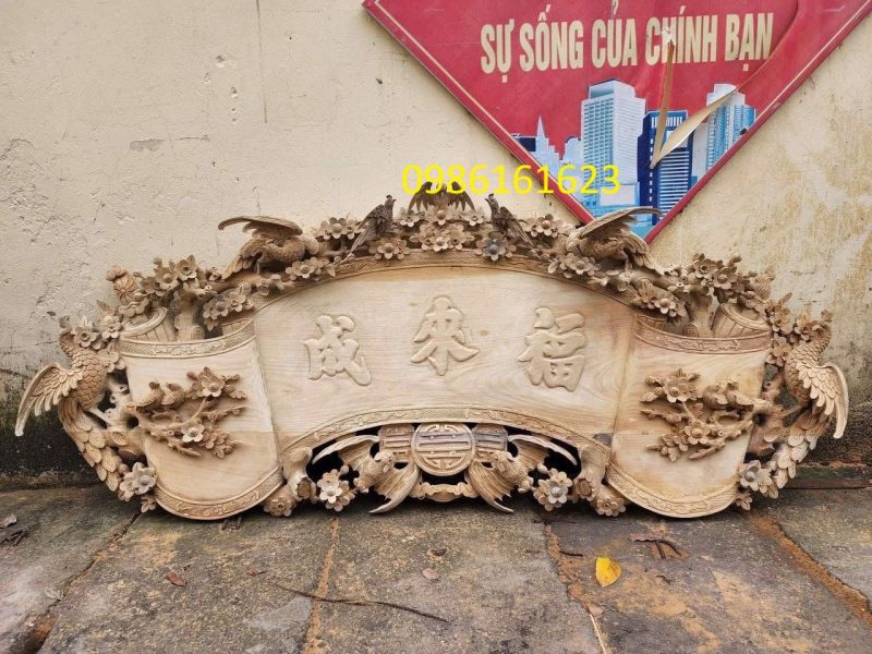 Cuốn thư câu đối bằng gỗ