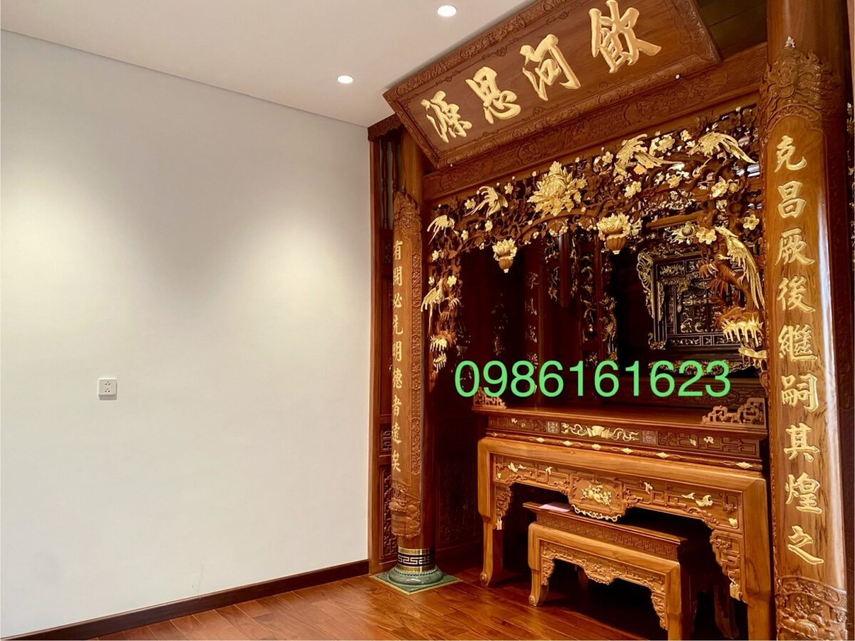 Gian thờ cổ trong nhà hiện đại