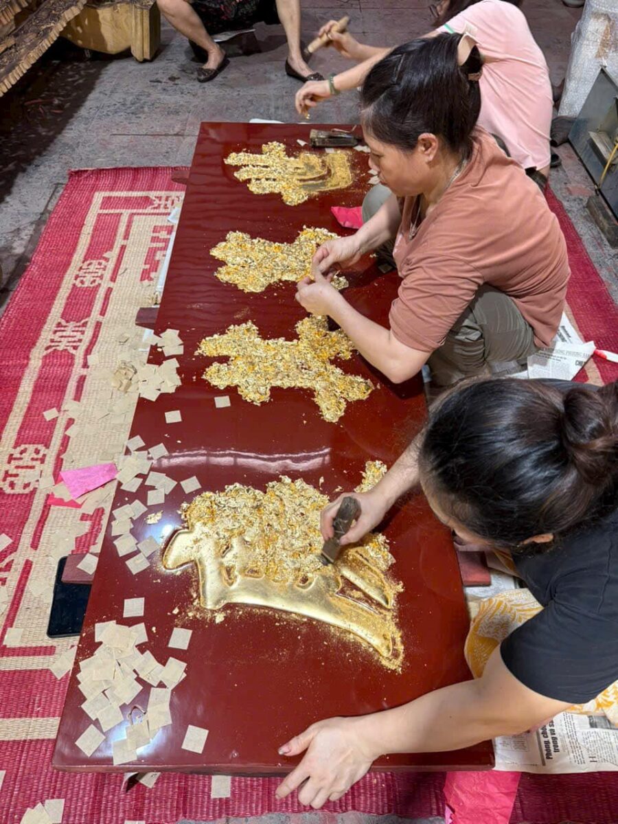 Vàng Quỳ Kiêu Kỵ Là Gì? Cấu Tạo Thếp, Quỳ Và Cách Làm Vàng Quỳ 5 dịch vụ dát vàng đồ thờ