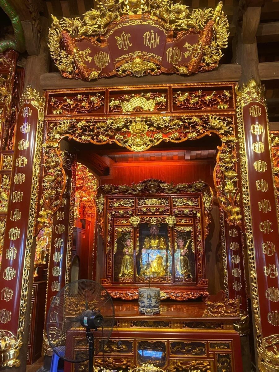 Gian thờ thần linh