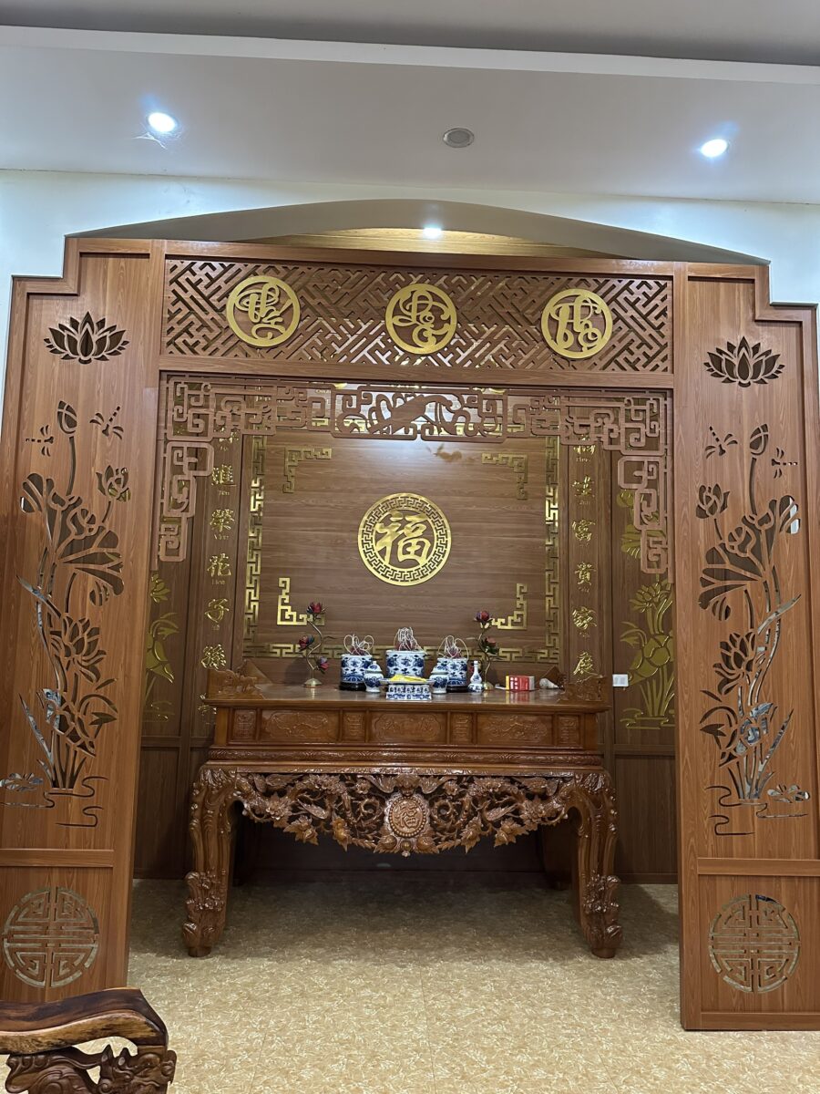 Bàn thờ gỗ hương 