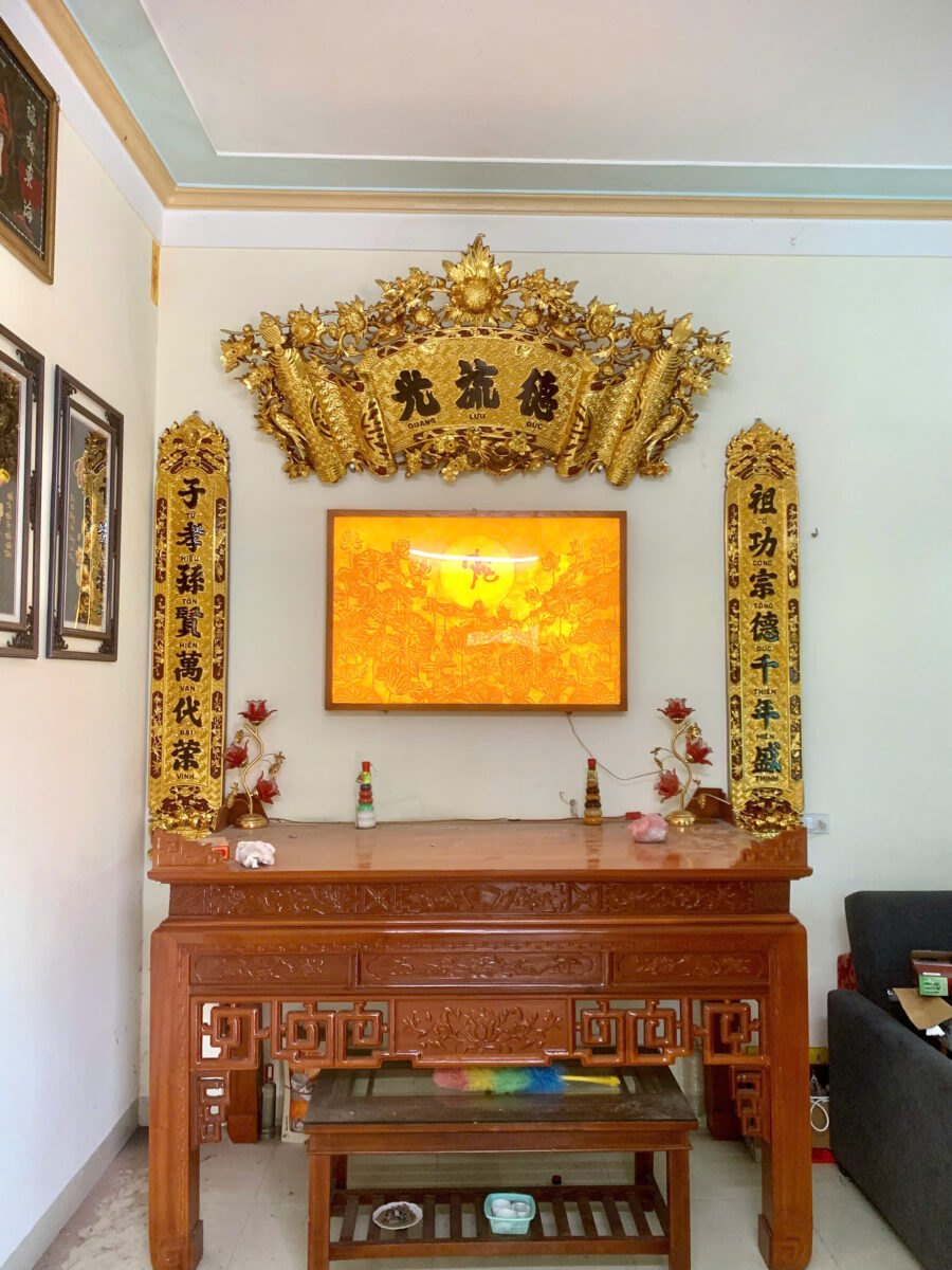 Tổ Công Tông Đức Hay Tổ Tông Công Đức Mới Đúng? Giải Nghĩa Chuẩn 3 So sánh giữa cách viết đúng “Tổ công tông đức” theo Hán văn cổ và cách viết sai phổ biến “Tổ tông công đức” hiện nay trên nhiều bộ hoành phi câu đối.