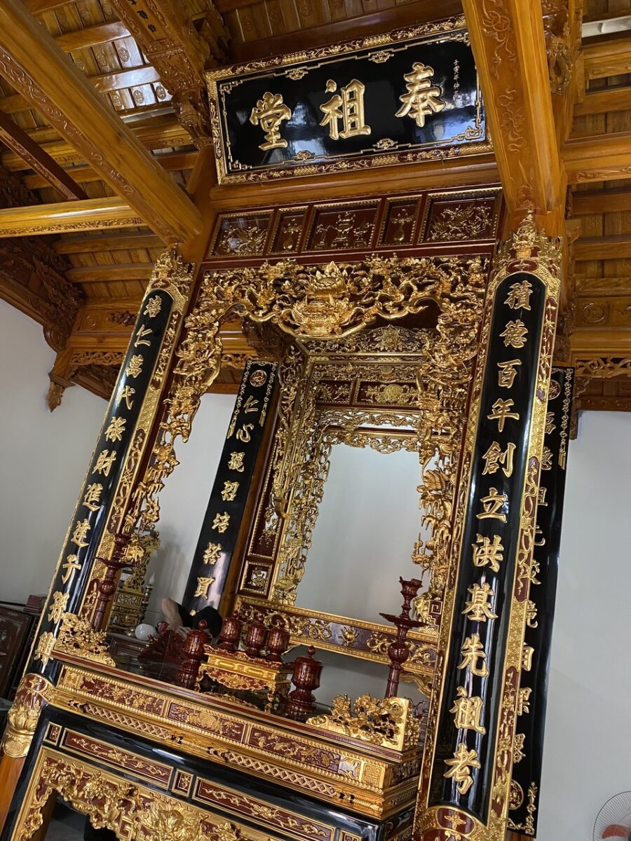 Bộ đồ thờ đầy đủ hoành phi câu đối, cửa võng khám thờ