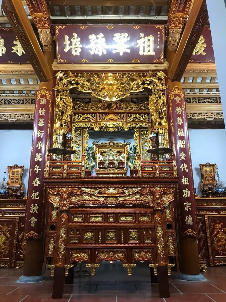 Đồ Thờ Nhà Thờ Tổ Gồm Những Gì? Cách Chọn Bộ Đồ Thờ Đồng Bộ 2 Hoành phi câu đối và bộ đồ thờ từ đường nhà thờ họ