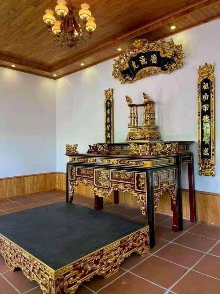 Xưởng Làm Cuốn Thư Câu Đối Sơn Đồng – Nghệ Nhân Trực Tiếp Chế Tác 14 Bộ cuốn thư câu đối trong gian thờ nhà hiện đại