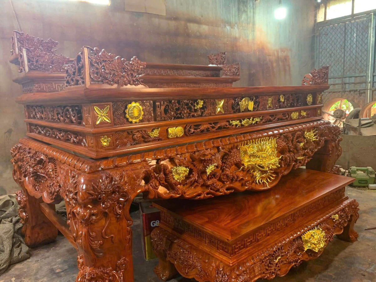 Mẫu Bàn Thờ Gỗ Hương Đẹp – Mẫu Thật Tại Xưởng Sơn Đồng 13 Sập thờ tam cấp tứ linh chạm kỹ – Kích thước 2m17, chân 24
