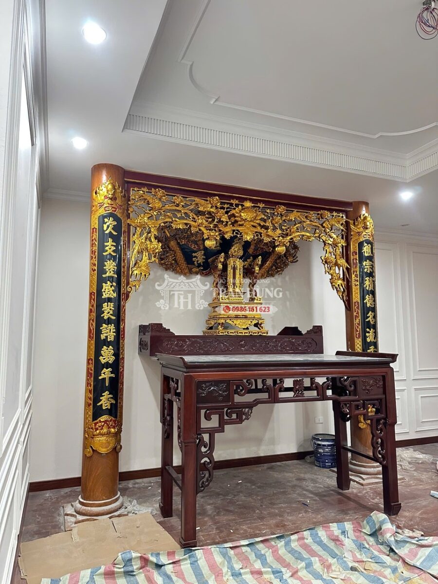 Gian Thờ trong Biệt Thự Hiện Đại ParkCity Hanoi – Giải pháp gian thờ truyền thống trong nhà hiện đại 1 Với kết cấu cột giả tạo không gian thờ truyền thống trong nhà hiện đại