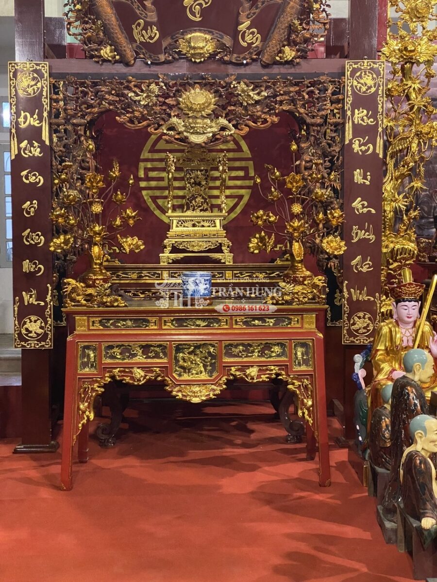 Dát Vàng Toàn Bộ Hay Dát Vàng Điểm? Nên Chọn Cách Nào? 4 Bộ đồ thờ sơn giả cổ dát điểm vàng ta