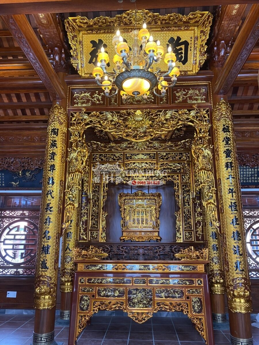Phần sen dẹo vừa che đi các khe hở vừa tạo đường bo quanh hạ xà và vửa võng