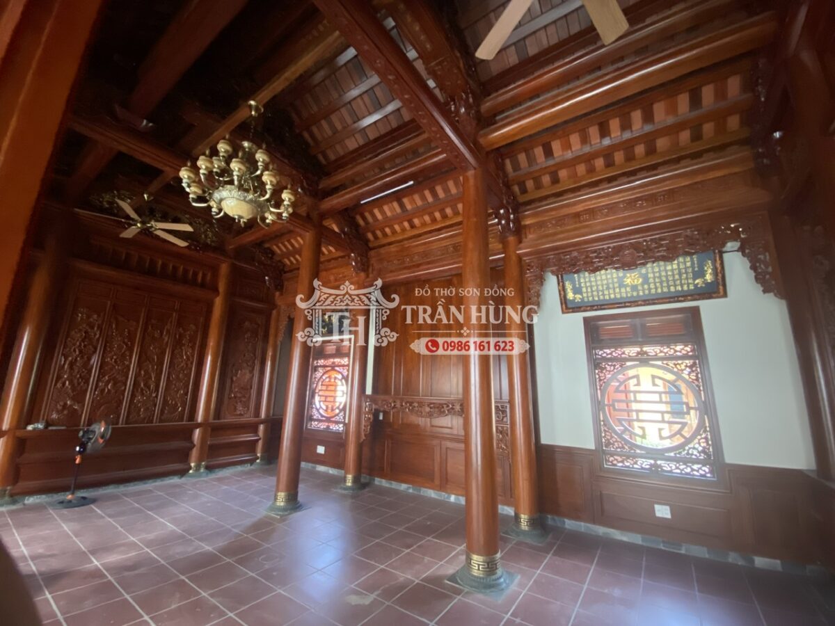 Nếp nhà 3 gian gỗ lim trước khi lắp đồ thờ