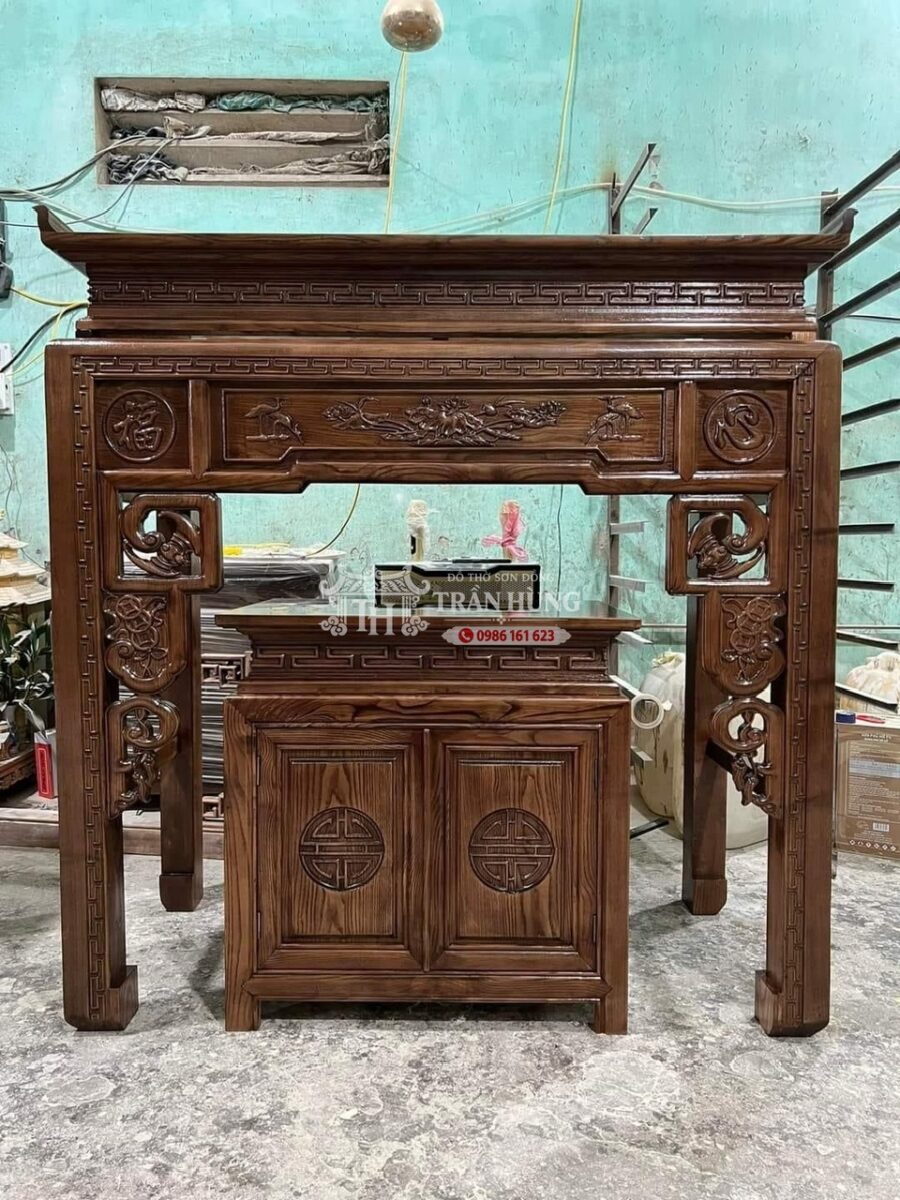 Tủ gầm bàn thờ dùng để cất vàng hương nến và đồ cung lễ