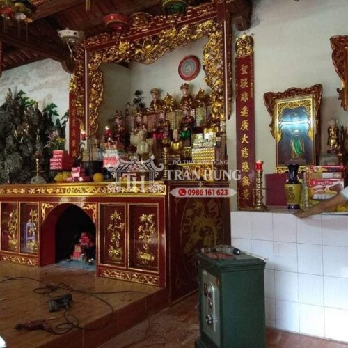 Sau khi ốp gỗ ban thờ xây bằng gạch