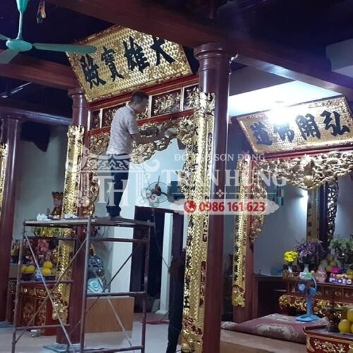 Sau khi lắp đặt hoành phi câu đối và vửa võng