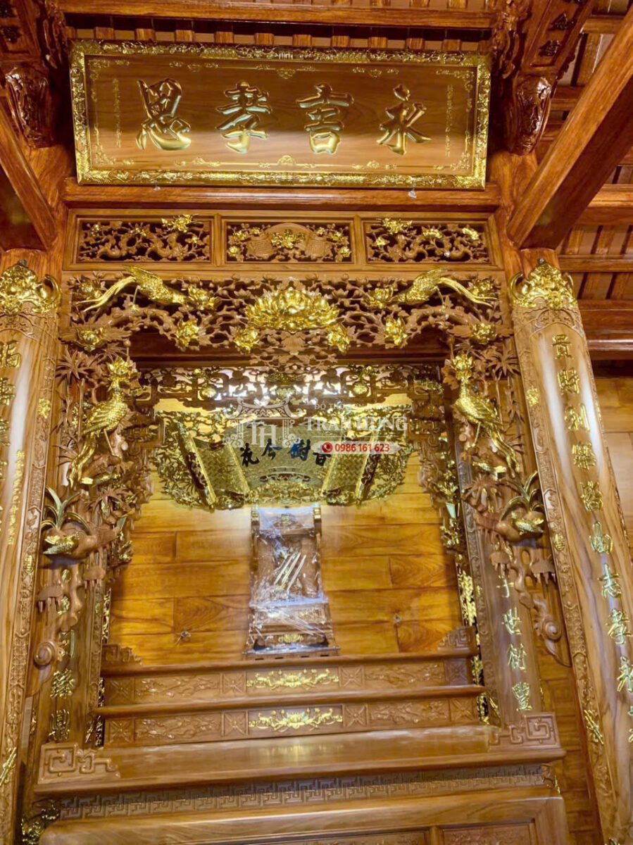 Hạ xà chạm thủng mai hóa rồng chia thành 3 ô