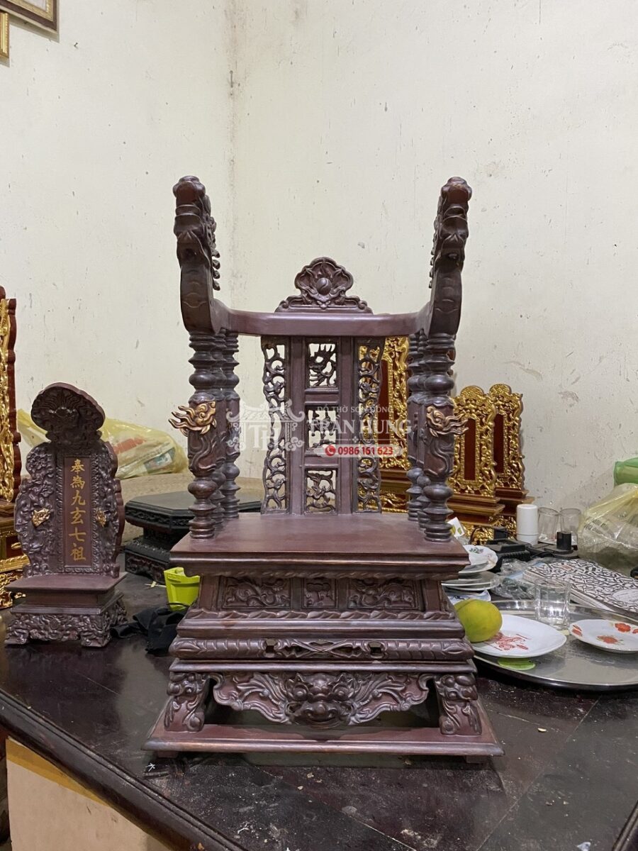 Ngai thờ gỗ mít sơn giả cổ