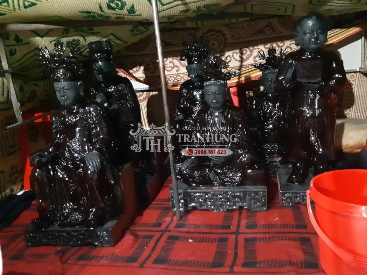 Sơn Ta Là Gì? Từ Nhựa Cây Sơn Đến Sơn Son Thếp Vàng Đồ Thờ 8 Sử dụng Sơn ta làm sơn cầm khi thếp vàng 9999 cần có quy trình ủ để tăng độ bên của vàng