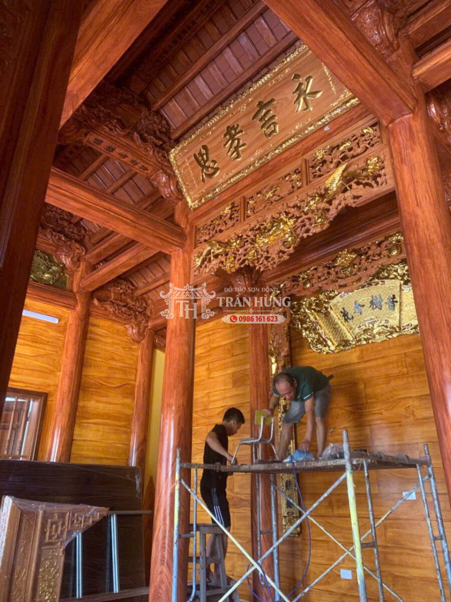 Thi công lắp đặt bộ đồ thờ gỗ gõ cho nhà 3 gian